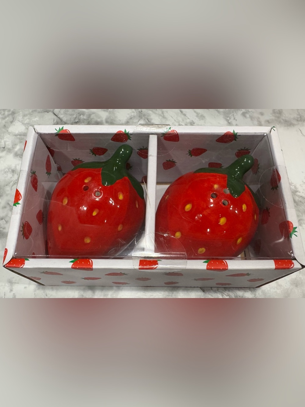 Market Square Adorable 3D Strawberry Figural Salt & Pepper Shakers Set NWT NIB